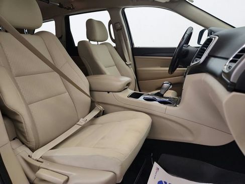 Used 2021 Jeep Grand Cherokee Laredo RWD image 27