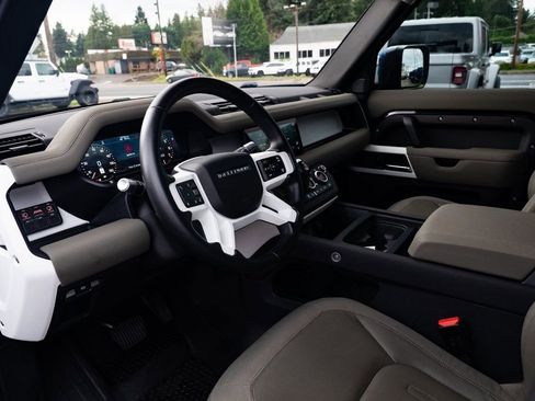 Used 2020 Land Rover Defender 110 SE AWD/4WD image 21