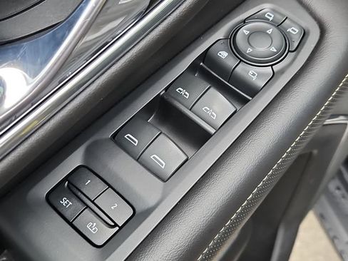 Used 2021 GMC Yukon SLT w/ SLT Luxury Plus Package RWD image 20