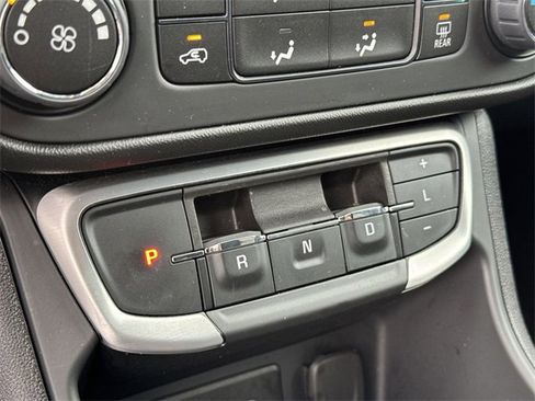 Used 2024 GMC Terrain SLE image 13