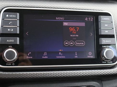 Used 2018 Nissan Kicks SV FWD image 15