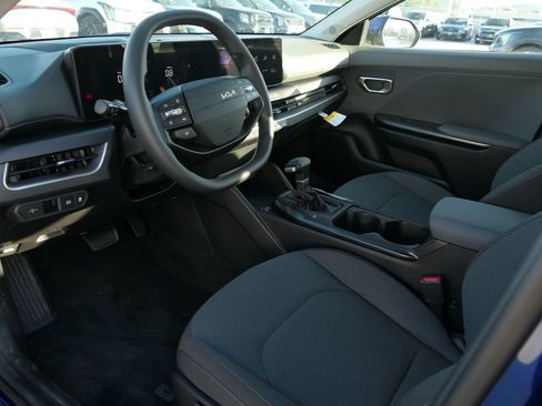 New 2025 Kia K4 LXS image 9