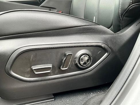 New 2025 Jeep Grand Cherokee L Limited w/ Luxury Tech Group II image 15