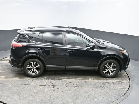 Used 2018 Toyota RAV4 XLE image 28