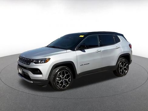 Used 2025 Jeep Compass Limited AWD/4WD image 7