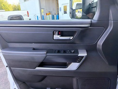 Used 2025 Toyota Sequoia Limited AWD/4WD image 20