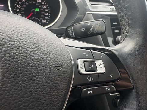 Used 2018 Volkswagen Tiguan SEL w/ 3rd Row Seat Package image 19