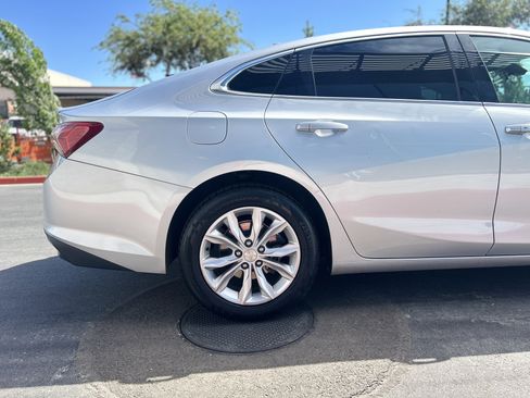 Used 2019 Chevrolet Malibu LT image 18