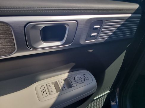 Used 2025 Hyundai Santa Fe Calligraphy FWD image 15