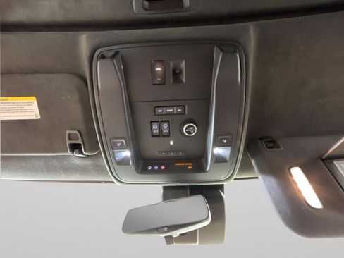 Used 2020 Cadillac Escalade Platinum image 29