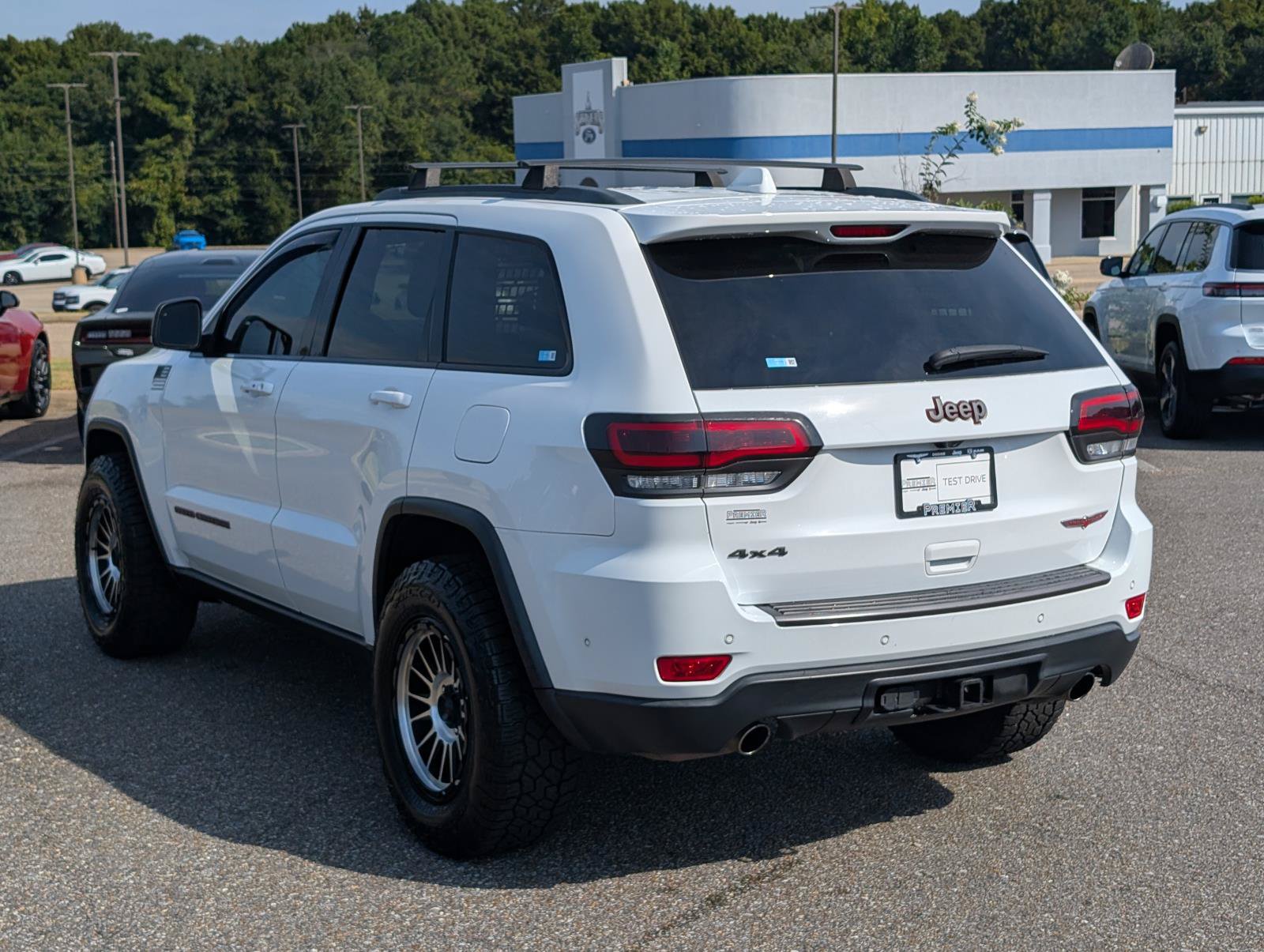 Used 2021 Jeep Grand Cherokee Trailhawk w/ Trailhawk Luxury Group AWD/4WD image 9