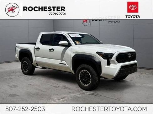 Certified 2024 Toyota Tacoma TRD Off-Road AWD/4WD image 91