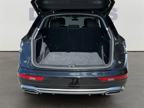 Used 2023 Audi Q5 2.0T Premium w/ Convenience Package image 14