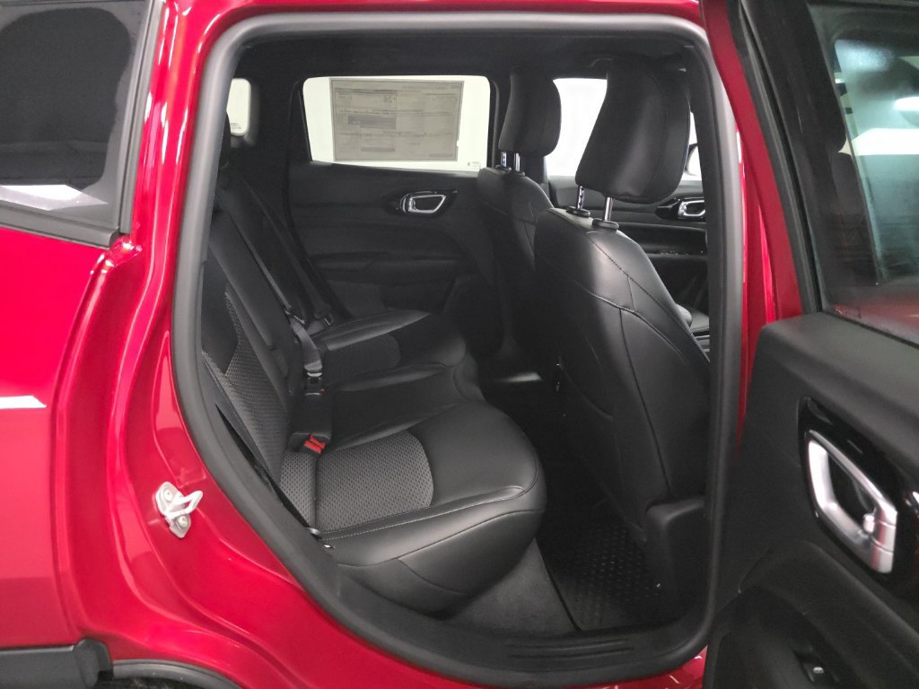 New 2026 Jeep Compass Latitude AWD/4WD image 26