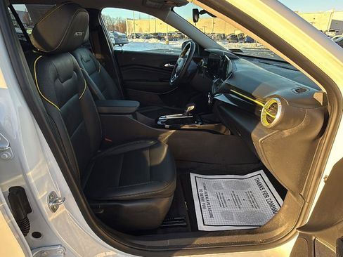 Used 2025 Chevrolet Trax ACTIV w/ Sunroof Package image 19