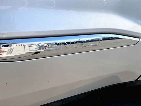 Used 2017 GMC Acadia Denali image 9