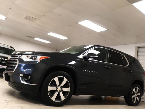 Used 2020 Chevrolet Traverse LT w/ LT Premium Package image 10