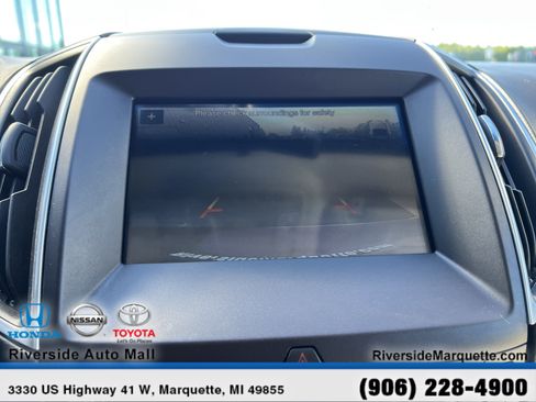 Used 2017 Ford Edge Titanium w/ Technology Package AWD/4WD image 23