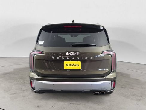 Used 2024 Kia Telluride EX w/ EX Captain's Chair Package AWD/4WD image 4