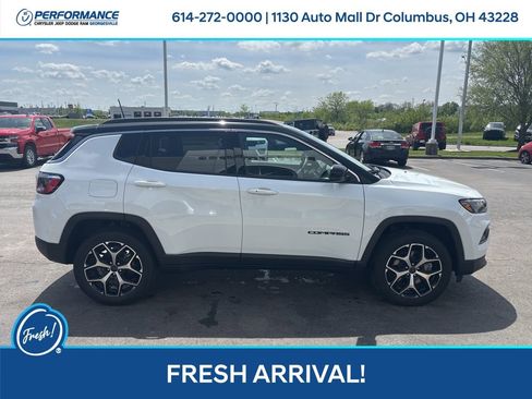 Used 2025 Jeep Compass Limited image 3