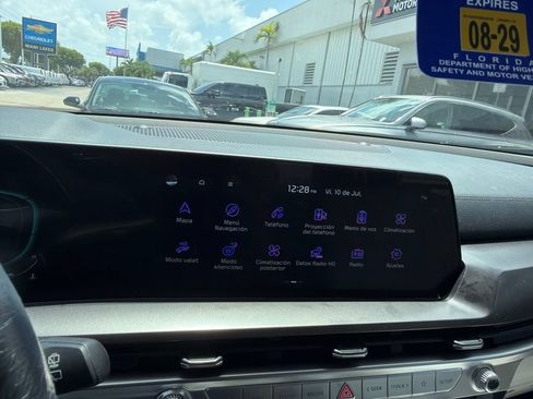 Used 2025 Kia Telluride S FWD image 4