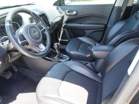 Used 2019 Jeep Compass Latitude FWD image 13
