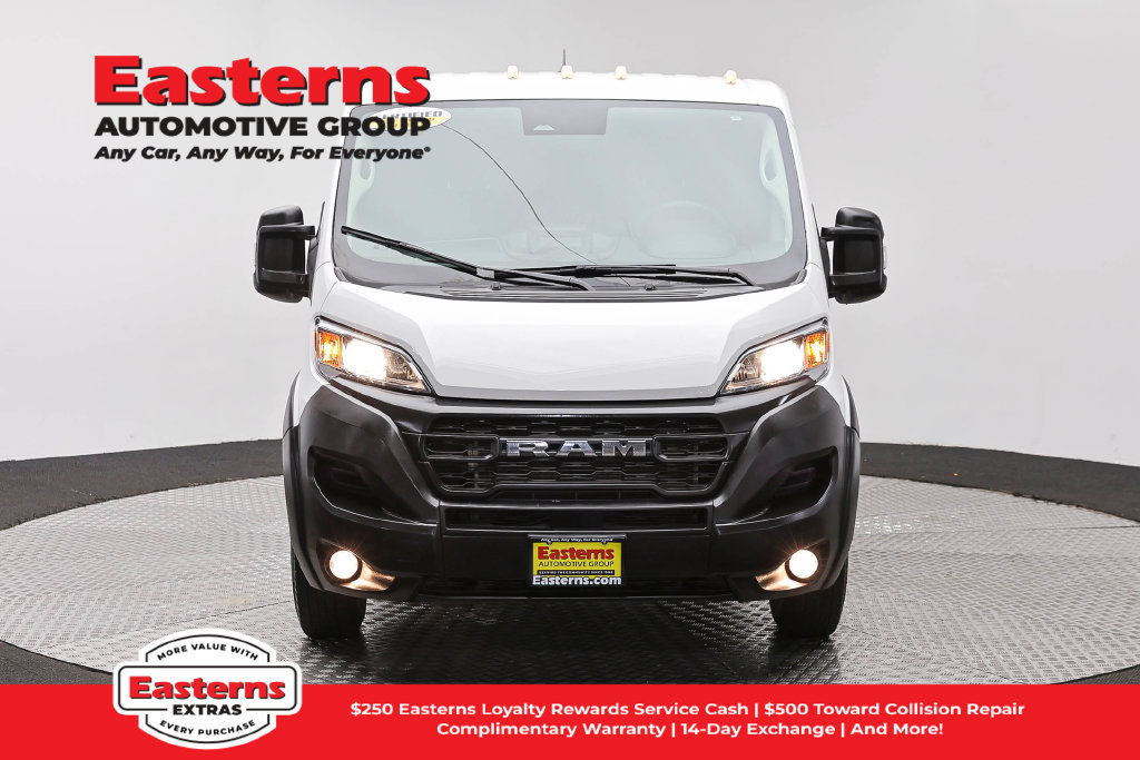 Used 2025 RAM ProMaster 2500 w/ Convenience Group FWD image 3