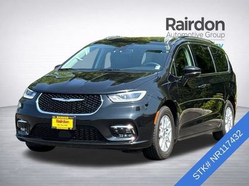 Used 2022 Chrysler Pacifica Touring-L FWD image 3