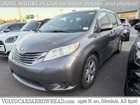Used 2015 Toyota Sienna LE FWD image 1