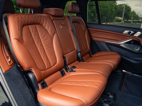 Used 2021 BMW ALPINA XB7 AWD/4WD image 8