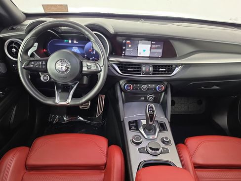 Used 2024 Alfa Romeo Stelvio Veloce AWD/4WD image 32