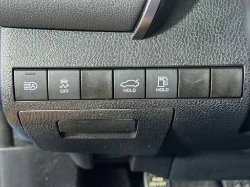 Used 2020 Toyota Camry SE w/ Audio Package FWD image 20