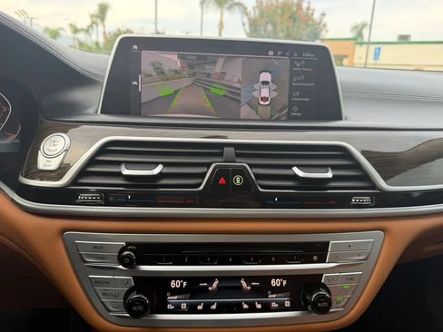 Used 2020 BMW 750i xDrive w/ Autobahn Package AWD/4WD image 25