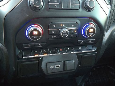 Used 2020 Chevrolet Silverado 1500 LT w/ All-Star Edition image 28