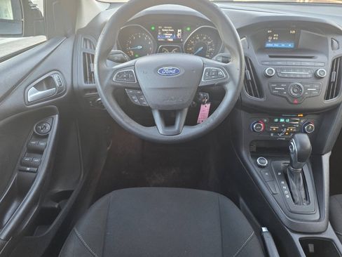 Used 2017 Ford Focus SE FWD image 13