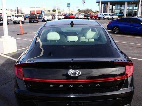 Used 2023 Hyundai Sonata SEL w/ Preferred Accessory Package image 8