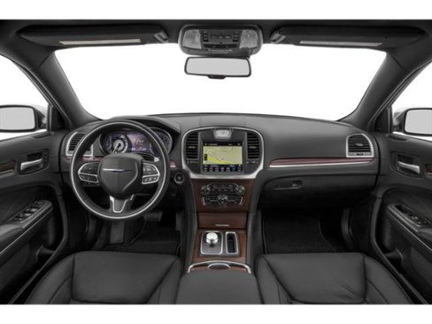 Used 2018 Chrysler 300 C w/ Safetytec Plus Group RWD image 11