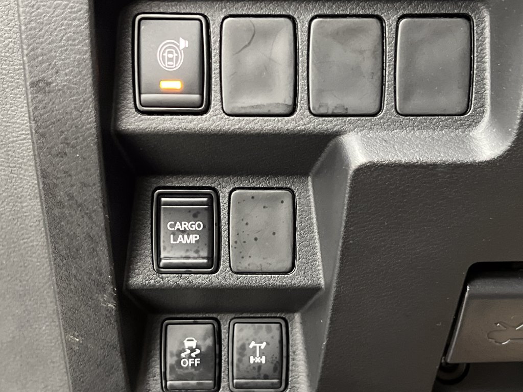 Used 2026 Nissan Frontier PRO-4X AWD/4WD image 46