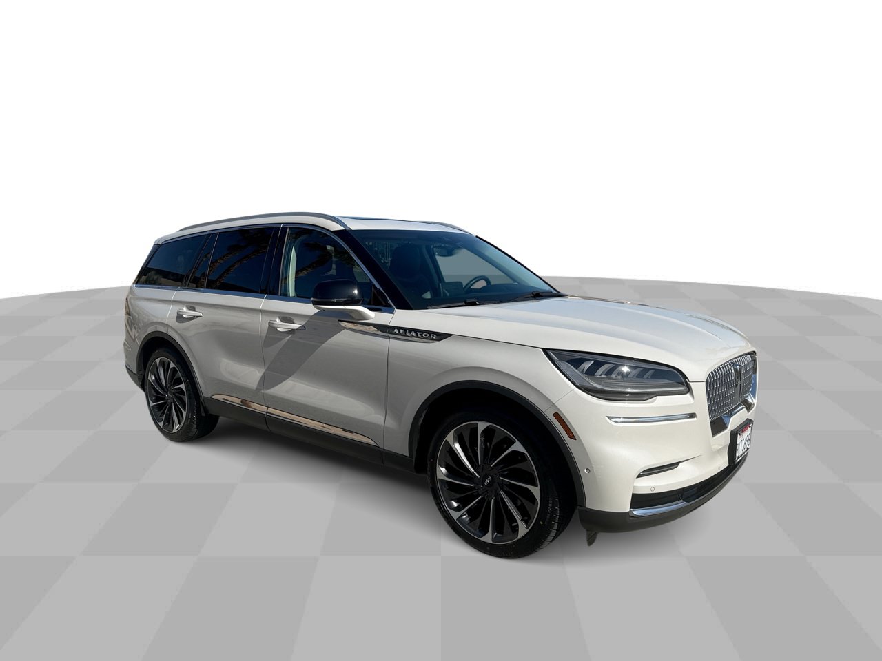 Used 2024 Lincoln Aviator Reserve w/ Equipment Group 201A RWD image 2