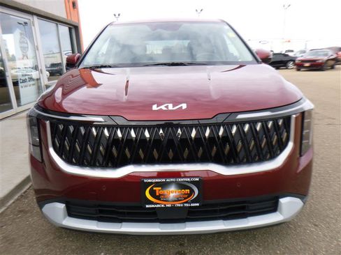 Used 2025 Kia Carnival image 22