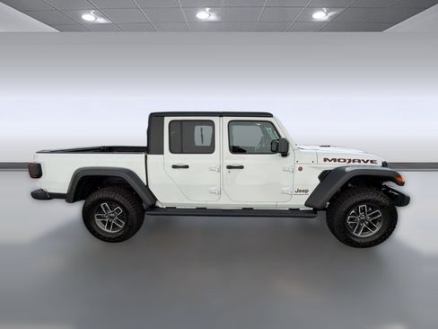 Used 2025 Jeep Gladiator Mojave w/ Safety Group AWD/4WD image 8
