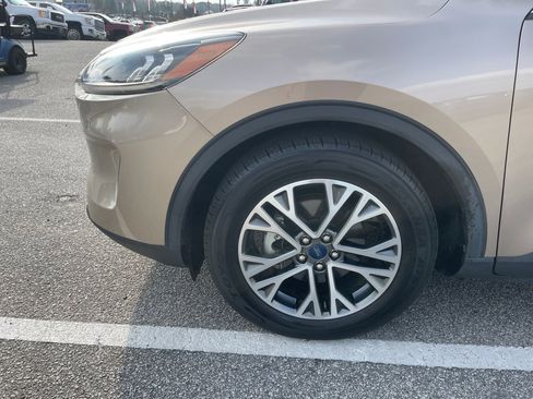 Used 2020 Ford Escape SEL image 10