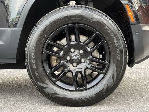 Used 2025 Land Rover Defender 110 S image 10