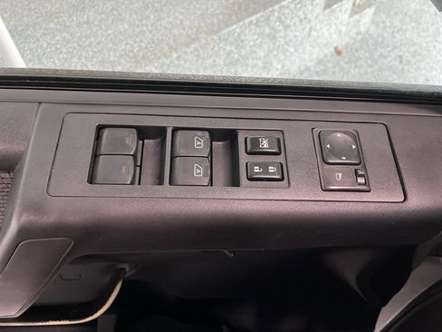 Used 2012 Nissan Titan SV w/ SV Value Truck Pkg RWD image 22