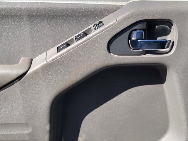 Certified 2021 Nissan Frontier SV w/ Midnight Edition Floor Mats AWD/4WD image 8
