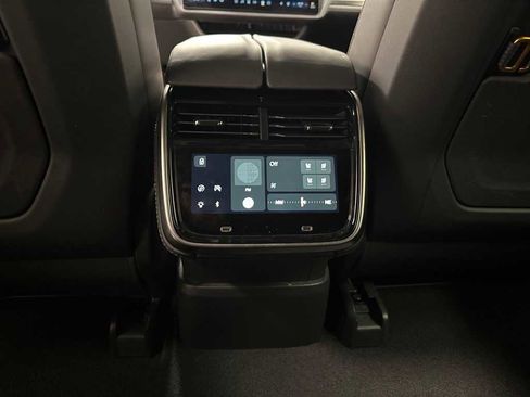 Used 2025 Rivian R1S Adventure image 36