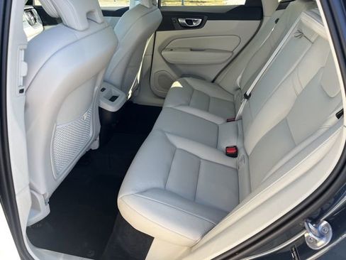 Used 2024 Volvo XC60 B5 Core w/ Protection Package Premier image 17