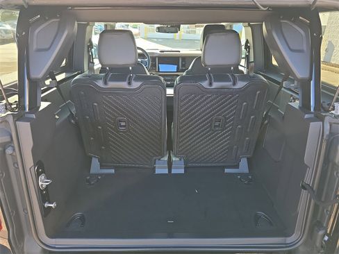 Used 2023 Ford Bronco Wildtrak image 27
