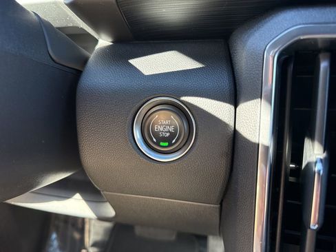 Used 2025 GMC Acadia Elevation image 23