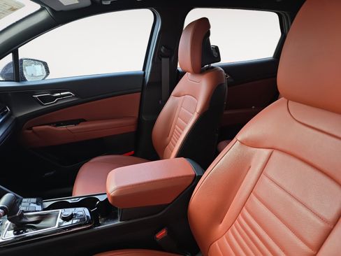 Certified 2024 Kia Sportage SX image 18